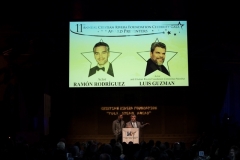 5372