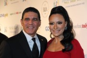 1143