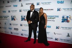 4933